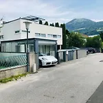 Family Stay Salzburg City Vila