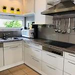 Family Stay Salzburg City Vila