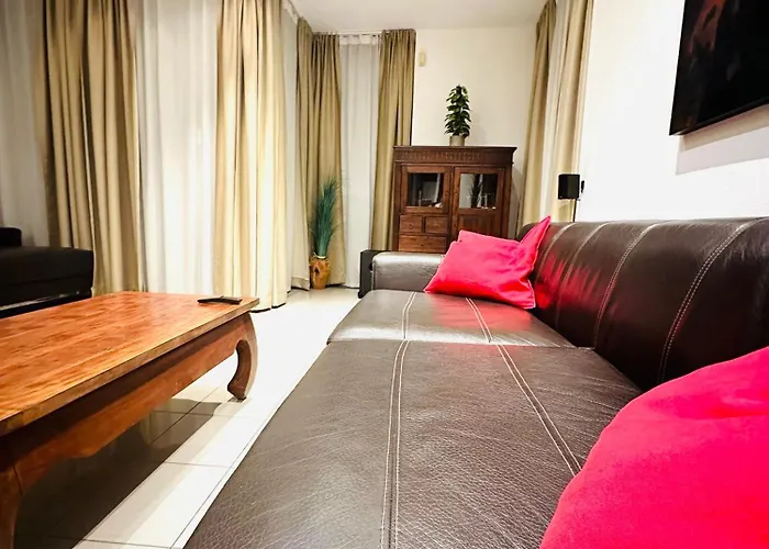 Family Stay Salzburg City Vila *