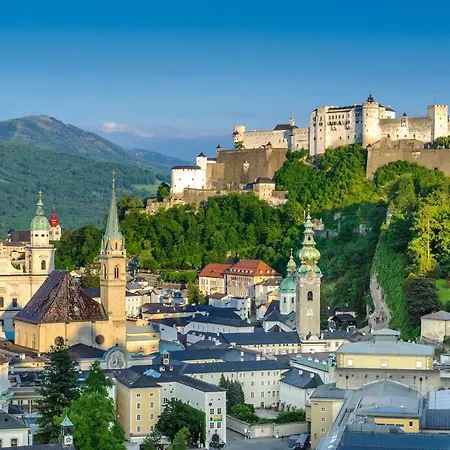 Family Stay Salzburg City *